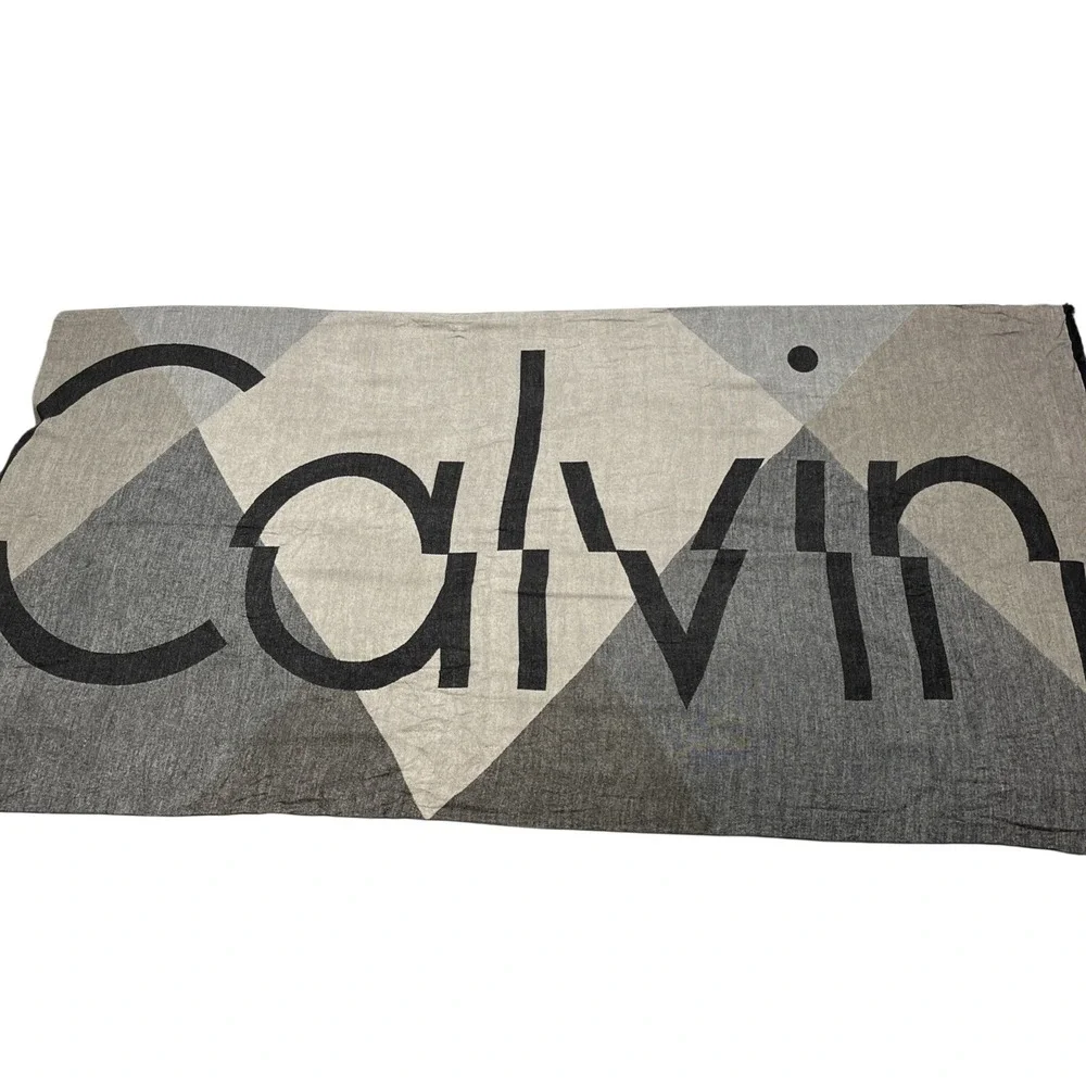 Calvin Klein‎ Blanket Scarf Shawl Wrap Gray Black Logo Fringe Classic Neutral